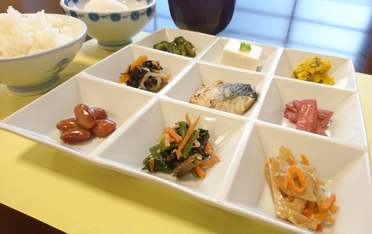 福井のお幸ざいも並ぶ朝食。ご飯がすすみます。